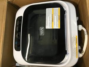 Black and Decker 17.69 in. W 0.9 cu. ft. White Portable Top Load Washing Machine not used