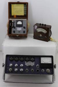 lot 27 image: Vintage Electronic Equipment