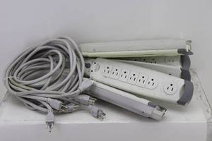 lot 44 image: (6) Power Strips