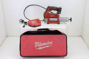 Milwaukee 12V Grease Gun