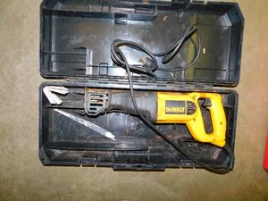 DeWalt V.S. Electric Reciprocating Saw DW303M in Case