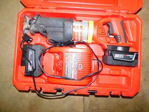 Milwaukee V28 Sawzall Reciprocating Saw in Case