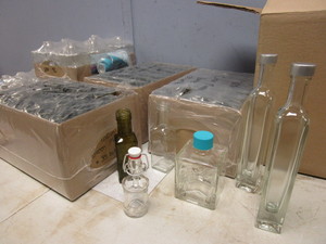 MARASCA 100ML GLASS BOTTLES WITH CAPS, AND OTHER ASSRTD. GLASS BOTTLES