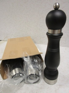 PEUGEOT PEPPER GRINDERS - NEW