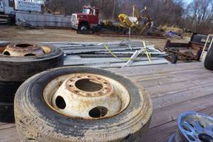 6  -  19.5 Truck Tires on 10 Bolt Ford Rims