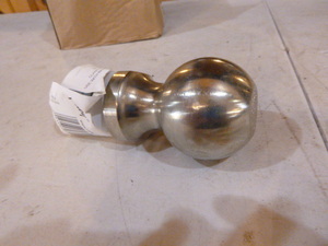 lot 9 image: Valley 2 516 Tow Ball