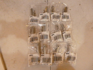 lot 15 image: 1 Dozen Valley Hitch Pin Kits