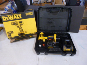 lot 49 image: New DeWalt 38 Cordless Drill