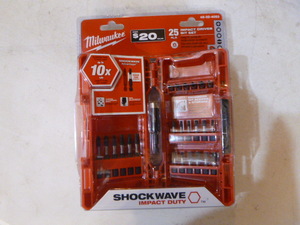 lot 64 image: Milwaukee 25 Piece Impact Driver Bit Set