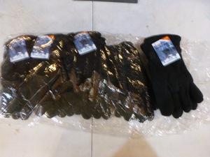 lot 92 image: 8 Pair of Griffen Winter Wear Gloves