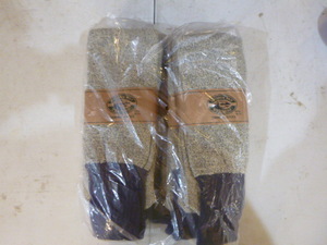 lot 93 image: 6 Pair of Hudson Bay Thermal Socks