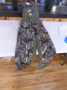lot 99 image: New Mossy Oak Yukon Hunting Bibs