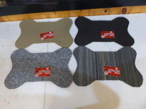 lot 139 image: 4 Pampered Pooch Food and Water Bowl Mats