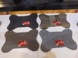 lot 140 image: 4 Pampered Pooch Food and Water Bowl Mats