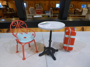 lot 151 image: American Girl Bistro Set