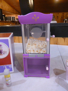 lot 157 image: American Girl Popcorn Set