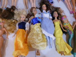 lot 166 image: Lot of Barbie Dolls