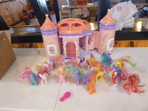 lot 168 image: Lot of My Little Ponies