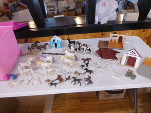 lot 171 image: Lot of Miscellaneous Horses and Unicorns