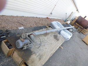 lot 180 image: Grain Auger with Hopper