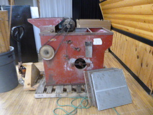 lot 183 image: Lindsay Clipper Fanning Mill