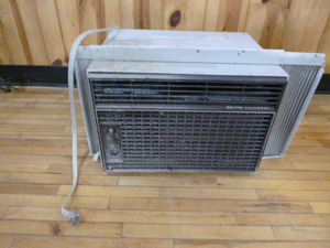 lot 188 image: Sears Coldspot Window Air Conditioner
