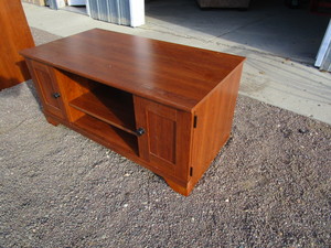 TV Stand 22x41x19
