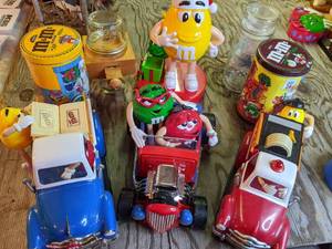 lot 271 image: Assorted M & M Toys and Figurines
