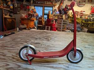 lot 277 image: Mini Radio Flyer Scooter