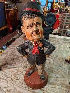 lot 284 image: Large Laurel & Hardy Figurine
