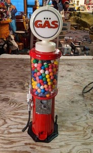 lot 289 image: 21 Gas Pump Gumball Machine