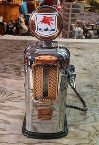 lot 290 image: Mobilgas Replica Miniature Gas Pump