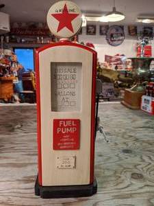 lot 292 image: 15 Texaco Replica Gas Pump