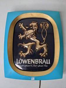 lot 74 image: Lowenbrau 3-D Lighted Beer Sign