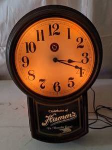 lot 92 image: Hamms Lighted Wall clock