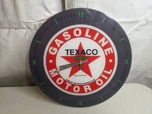 lot 407 image: Modern Texaco Wall Clock - Untested