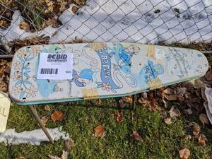 lot 563 image: Little Bo Peep Mini Ironing Board