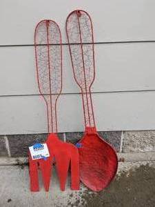 lot 586 image: Oversized Spoon and Fork Decor