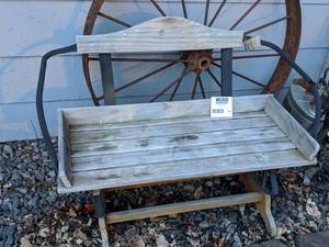 lot 1587 image: Vintage wooden bench