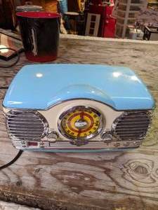 lot 507 image: 1950s Style Automotive Radio