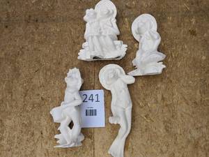 lot 241 image: Frog Decor