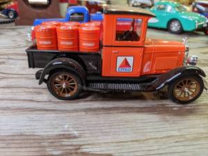 lot 617 image: Replica CITGO Delivery Trucks