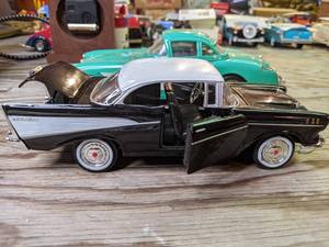 lot 618 image: Replica 1950s Autos incl. 1957 Chevy