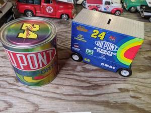 lot 621 image: Dupont NASCAR Piggy Bank & Can of Dupont Motorsports Paint