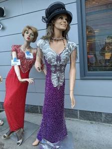 lot 627 image: Female Mannequin