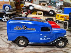 lot 634 image: Die Cast Replica Vehicles with Fleet Farm logo