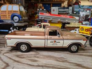 lot 635 image: Die Cast Replica Fleet Farm Trucks