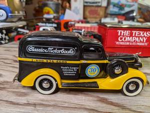 lot 646 image: Replica Trucks - The Texas Company and Classic Motorbooks