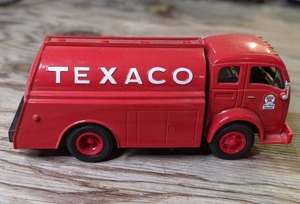 lot 532 image: Ertl Collectibles Texaco Model Tanker Truck