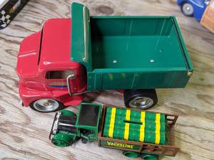 lot 539 image: Replica HasbroTonka 1940s Dump Truck & Kenworth Valvoline Oil Hauler